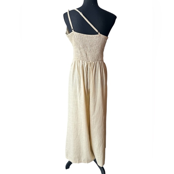 Elegant Cream One-Shoulder Jumpsuit - Picture 4 of 9
